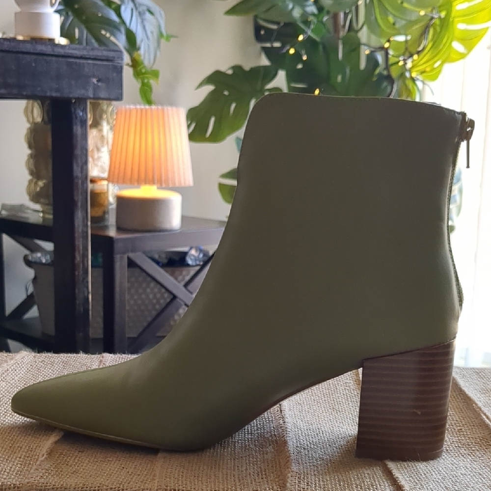 💚💚 NEW Journees Green Ankle Boots for Women 2.5 Inch Heel
